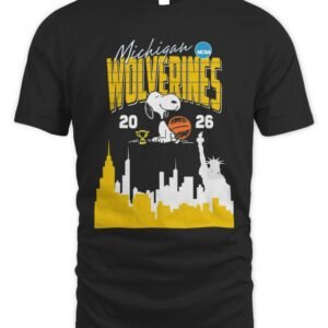 2026 Michigan Wolverines March Madness Snoopy Basketball Graphic T-Shirt Hoodie